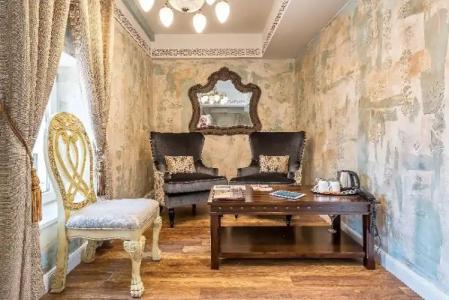 Plaza Marchi Old Town - Mag Quaint & Elegant Boutiques - 45