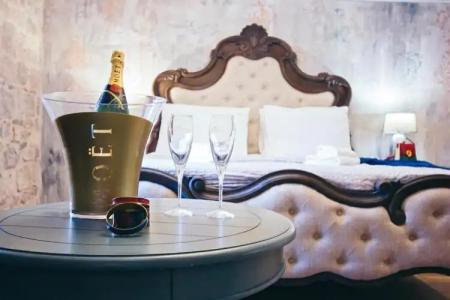 Plaza Marchi Old Town - Mag Quaint & Elegant Boutiques - 135