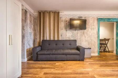 Plaza Marchi Old Town - Mag Quaint & Elegant Boutiques - 89