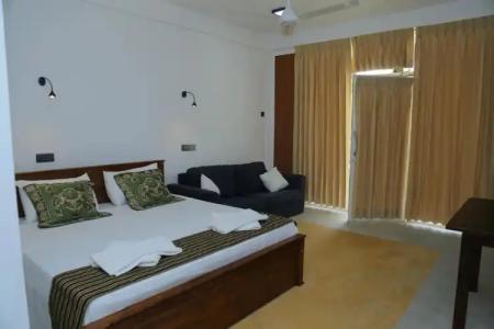 Sigiriya Rock Hide - 49