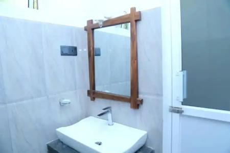 Sigiriya Rock Hide - 28