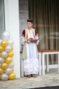 Serdar Small & Restaurant - 8