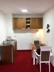 Serdar Small & Restaurant - 42