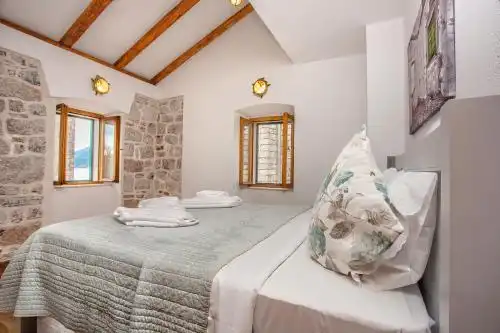 Villa Lastva is a Five Star Seafront Luxury Villa with Privite Pool - 13
