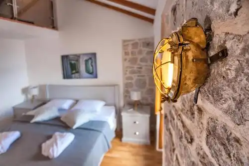 Villa Lastva is a Five Star Seafront Luxury Villa with Privite Pool - 8