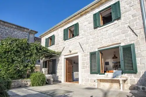 Villa Lastva is a Five Star Seafront Luxury Villa with Privite Pool - 44