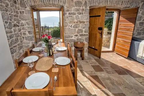 Villa Lastva is a Five Star Seafront Luxury Villa with Privite Pool - 27