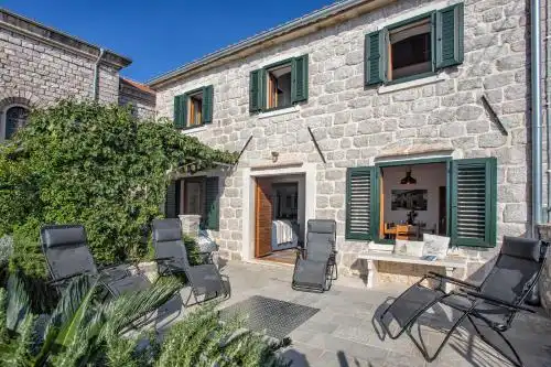 Villa Lastva is a Five Star Seafront Luxury Villa with Privite Pool - 4