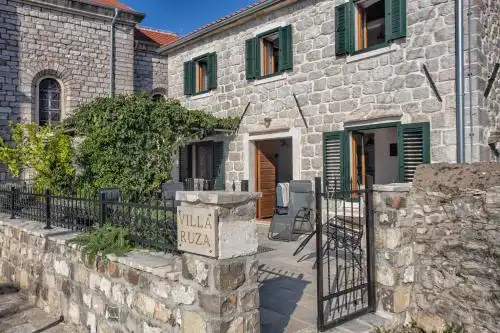 Villa Lastva is a Five Star Seafront Luxury Villa with Privite Pool - 40