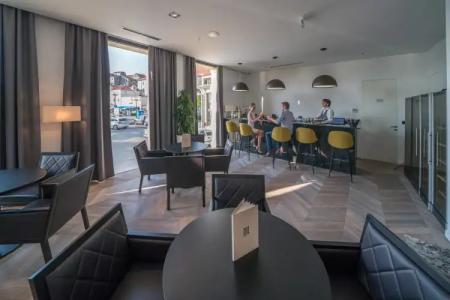 Bellevue Superior City - 25