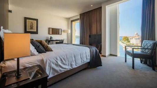 Bellevue Superior City - 6