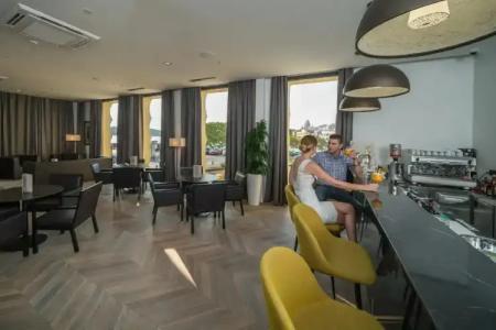 Bellevue Superior City - 26