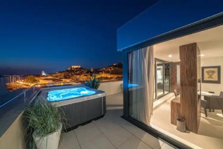 Bellevue Superior City - 14