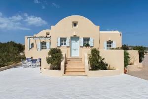 Sienna Eco Resort, Fira