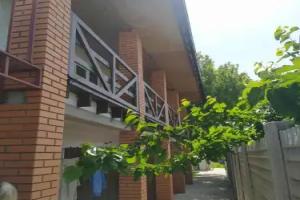 Grandeza Guest house, Lazurne