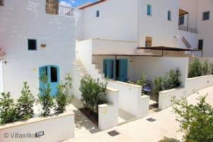 The Courtyard - Rosa, Spongano