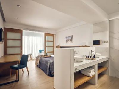 Cavo Orient Beach - 5