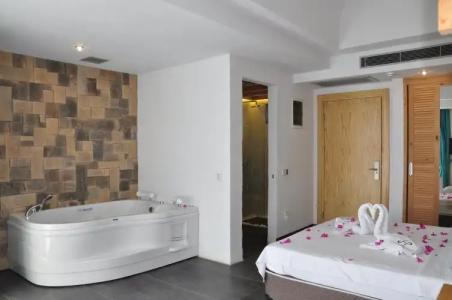 MyElla Boutique - 41