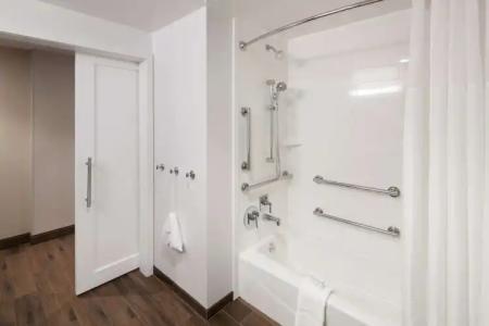 Hampton Inn and Suites by Hilton Phoenix Downtown - 43