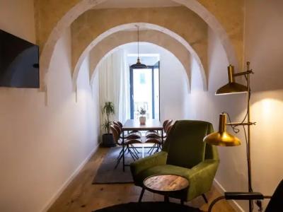 Merchant Suites - 13