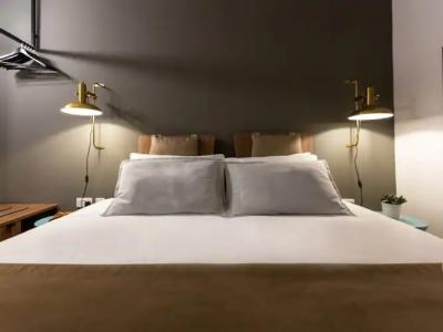 Merchant Suites - 10