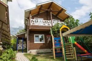 Derevyannyij Srub Guest House, Miskhor