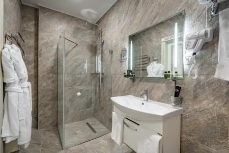 Imperial Palace - 115