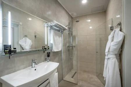 Imperial Palace - 127