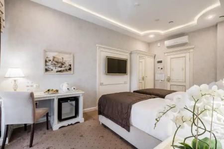 Imperial Palace - 117