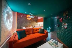 Studio Mama Ro №23 Veronese, Moscow
