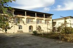 Hotel Edem, Alakhadzi