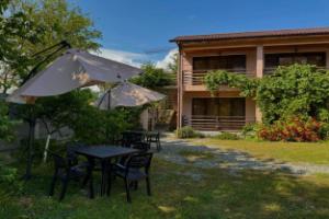 Uyut u Tumanovykh Guest House, Pitsunda