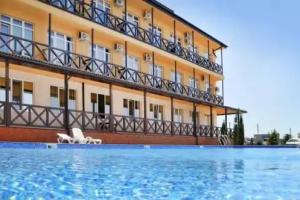 Chernomorskiy Hotel, Chernomorskoe