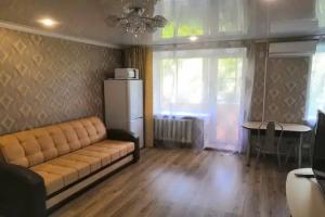 Na Prospekte Stroiteley 27-3 Apartments, Al'met'yevsk