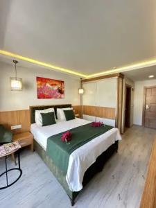 Mogons Exclusive - 86