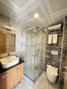 Mogons Exclusive - 83