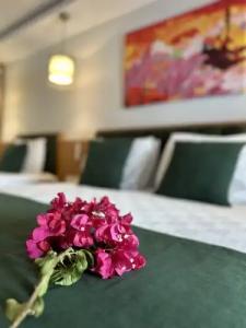 Mogons Exclusive - 53