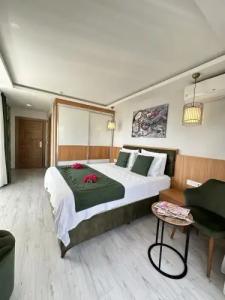 Mogons Exclusive - 96