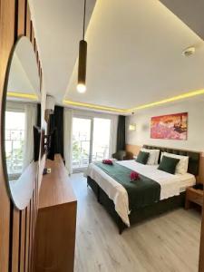 Mogons Exclusive - 85