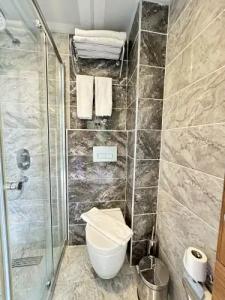 Mogons Exclusive - 82