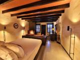 Cave Bath Stone Double Suite