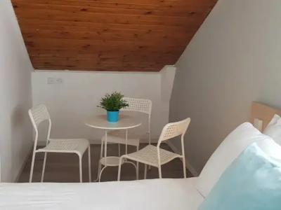 Airport Guest House - 50