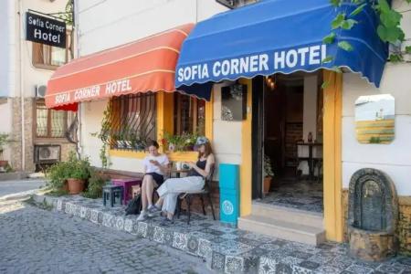 Sofia Corner - 60