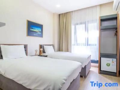 Campus Boutique - 113