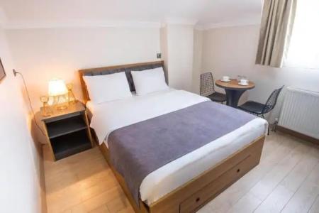 Campus Boutique - 63