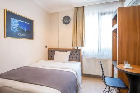 Campus Boutique - 76