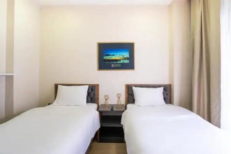 Campus Boutique - 108