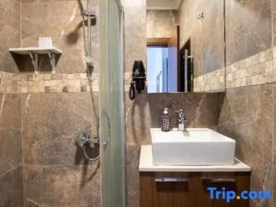 Campus Boutique - 98