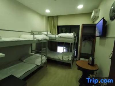 Campus Boutique - 100