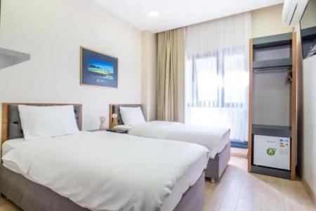 Campus Boutique - 105